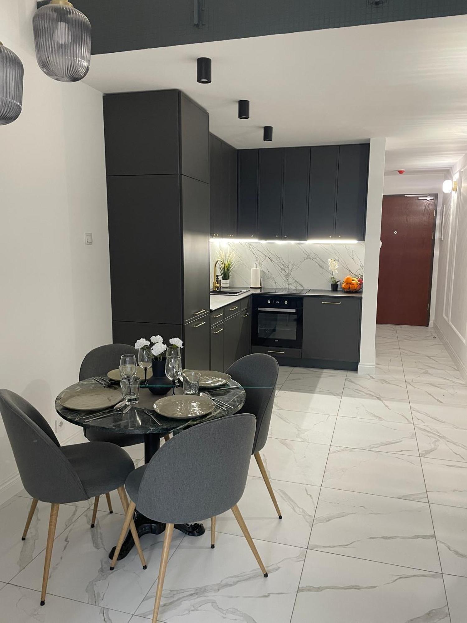 Penthouse Na Loftach Tymienieckiego W Centrum Lodzi Apartment *
